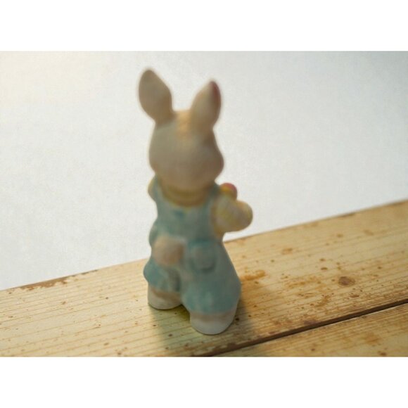 Set Of 3 Vintage resin Bunny Figurines Easter-Themed With Pastel Details Colle - Picture 7 of 7